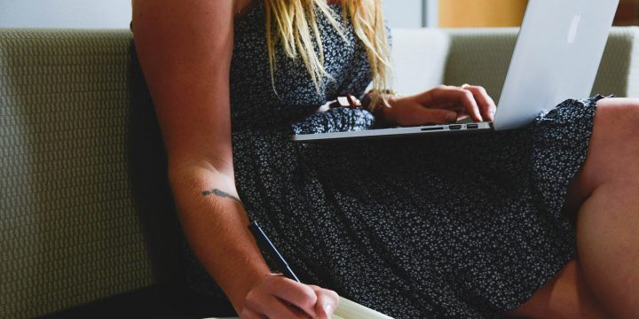 Vad krävs för att kunna registrera ett företag via internet?